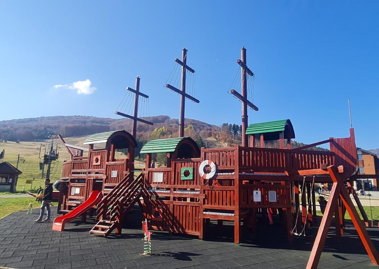 Snowland Apartmany Valca Exterior photo